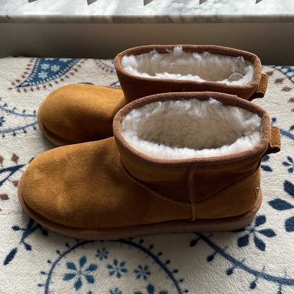 UGG kookaburra booties - Picture 4 of 6